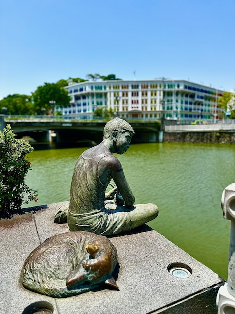 Statue New